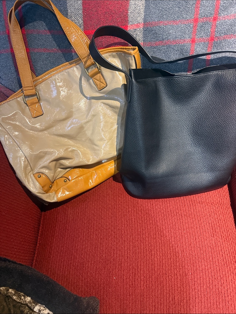 Classic Black Tote Bag - Versatile Everyday Handbag